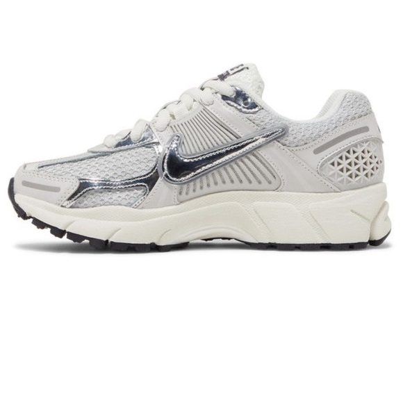 Nike 2023 Air Zoom Vomero 5 - Picture 3 of 16